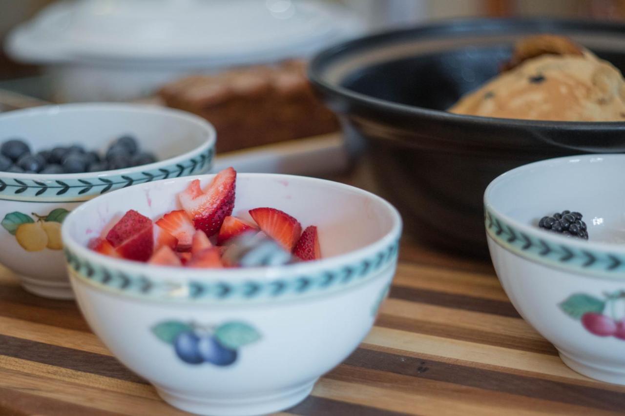 The Victoria Bed & Breakfast Bentonville Ngoại thất bức ảnh