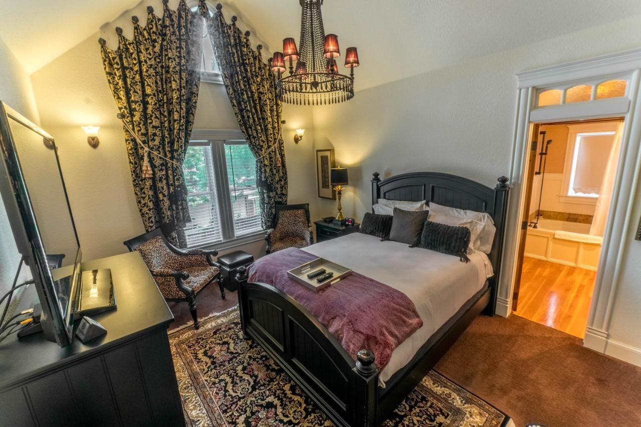 The Victoria Bed & Breakfast Bentonville Ngoại thất bức ảnh